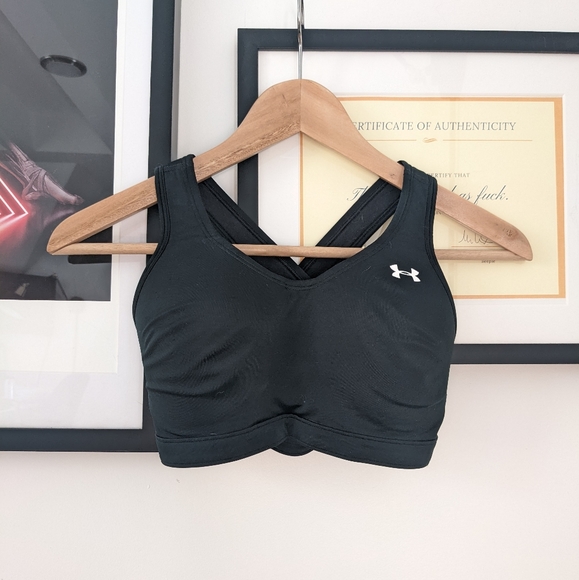Sold - UA sportsbra - Picture 1 of 3